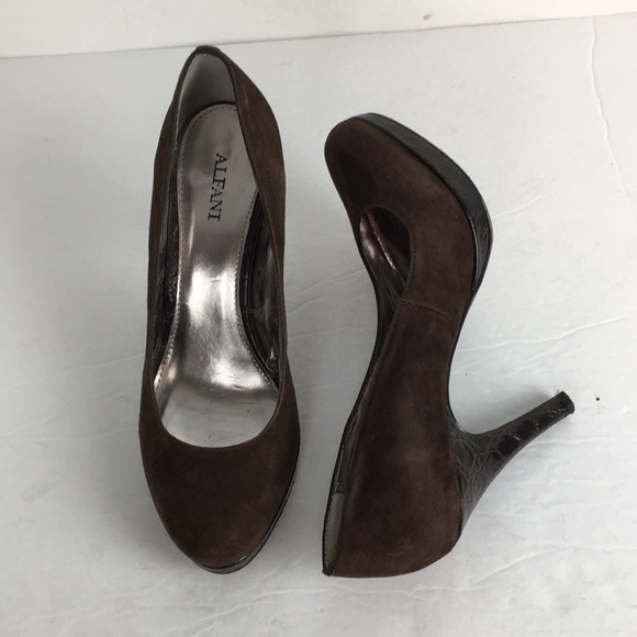 ALFANI Suede Leather Croc Embossed Stacked Heels    6.5 - Picture 2 of 13